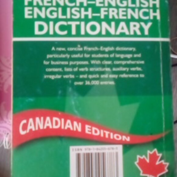 English and French Canadian paperback dictionary - Picture 2 of 2